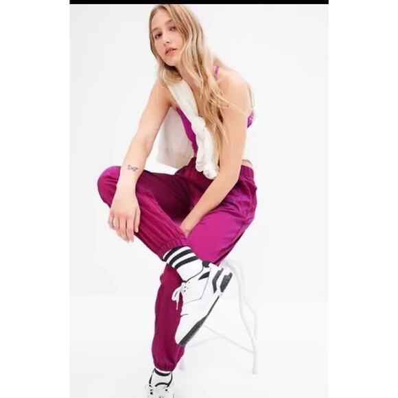 GAP Pants - Gap Windbreaker Jogger Pants Sz L 80’s Inspired Y2K Sporty Athletic Retro Pink